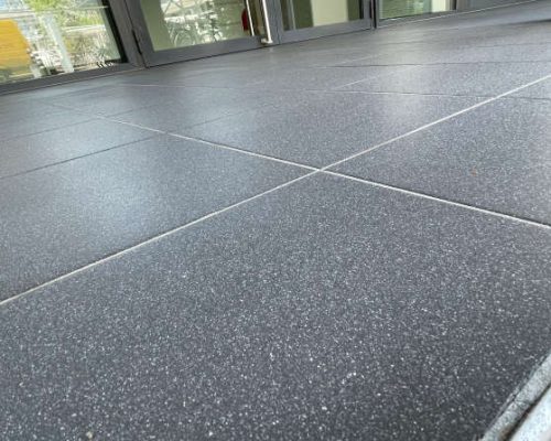 fliesen-eingang-wohngebaeude_3